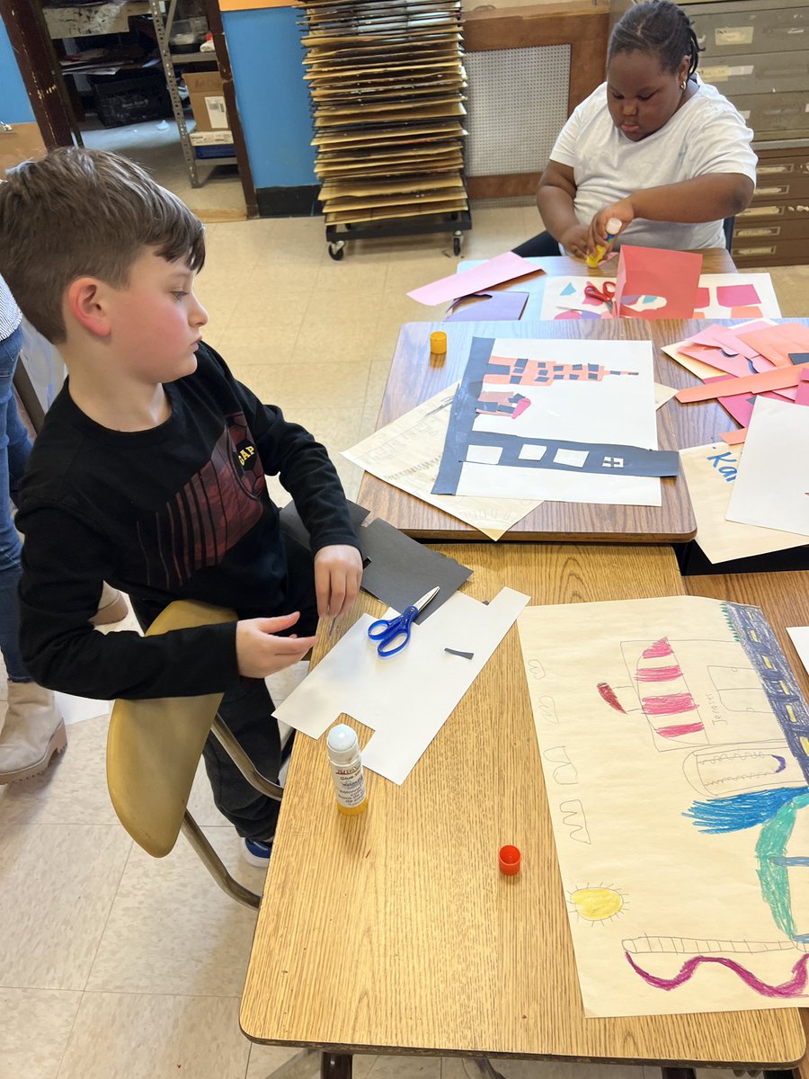 2nd graders discussed what makes up a community and what they love about Long Beach. After a great conversation, students began designing their very own community collages! I am loving how their ideas are coming to life!