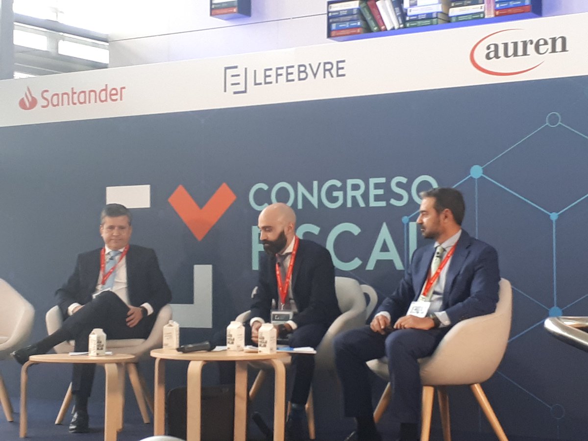 Lefebvre_ES's tweet photo. Seguimos atentos a la intervención de los expertos del #CongresoFiscal, con el debate sobre Aspectos tributarios de las #criptomonedas: especial referencia al modelo 720 de declaración de bienes y derechos en el extranjero. #CongresoFiscal #LefebvreFiscal https://t.co/EA6TPWY9cw