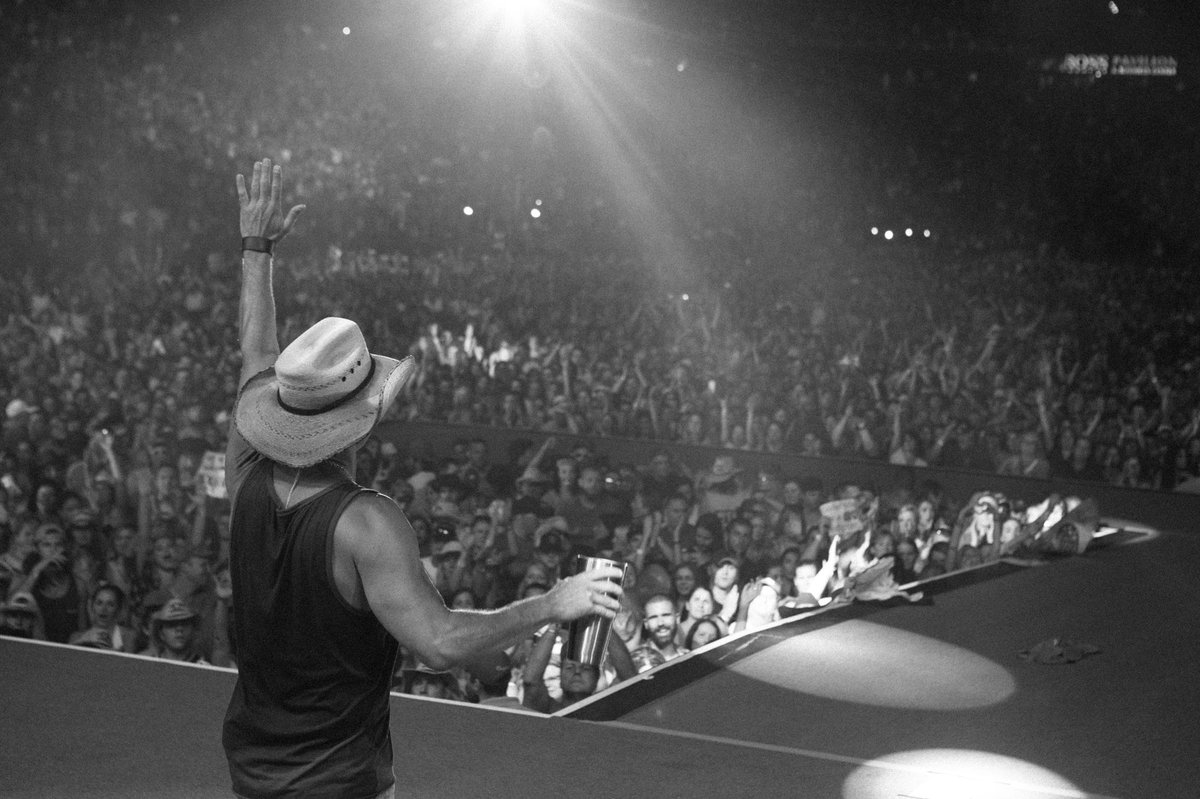 Kenny Chesney tweet media