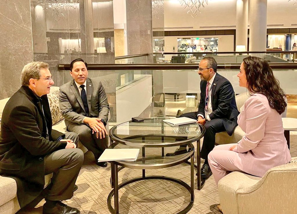 carlos_glezgtez's tweet photo. Honored to join Ambassador @emoctezumab in a conversation with @MayorToddGloria about the most important issues in the Tijuana-San Diego region. This kind of interaction with local elected officials is key to understanding the dynamics of our shared border 🇲🇽🇺🇸 https://t.co/ar7xfrwbeE