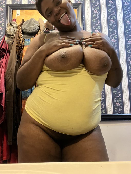 ITS TITTY TUESDAY 👅  RT, Like and Share &amp; They are all yours🥰😘 #tittytuesday #Ebony #Aimtoplease https://t<a href="/tag/ebony"class="tags"><span>#ebony</span></a><a href="/tag/tittytuesday"class="tags"><span>#tittytuesday</span></a><a href="/tag/aimtoplease"class="tags"><span>#aimtoplease</span></a>
