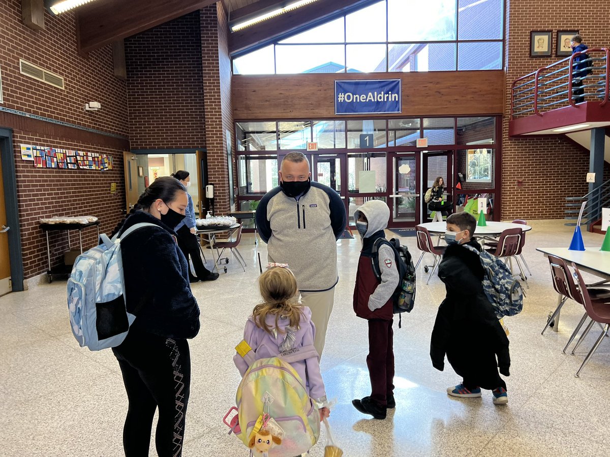 Aldrin ES Eagles tweet media