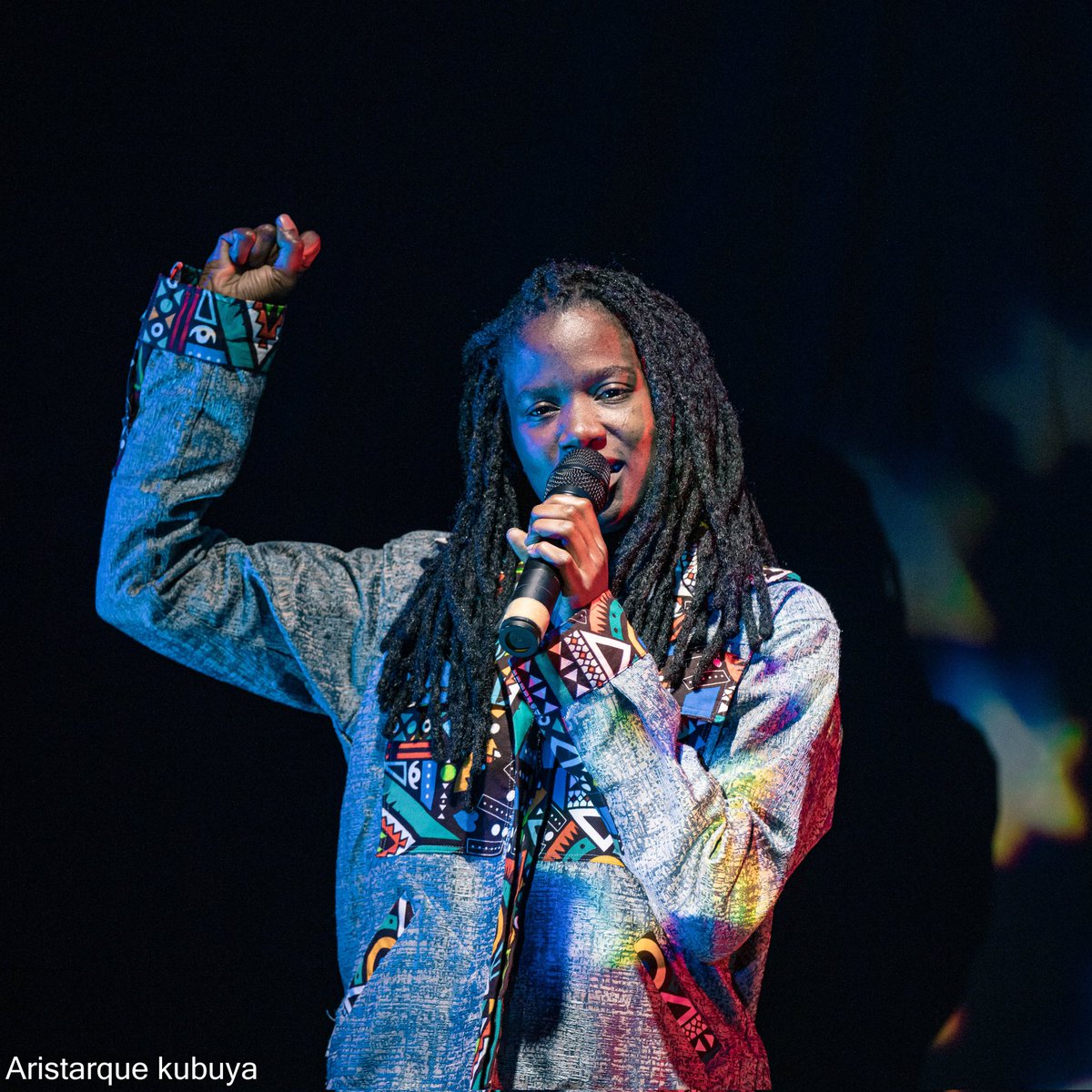 @ritazaburi est une artiste Slameuse, une poétesse qui s’inspire de sa vie, de la nature et de son entourage pour composer ses textes poétiques, elle est nourrie par l’envie de faire passer des messages qui la rongent ou qui la réjouissent à travers le monde entier #slam 📸