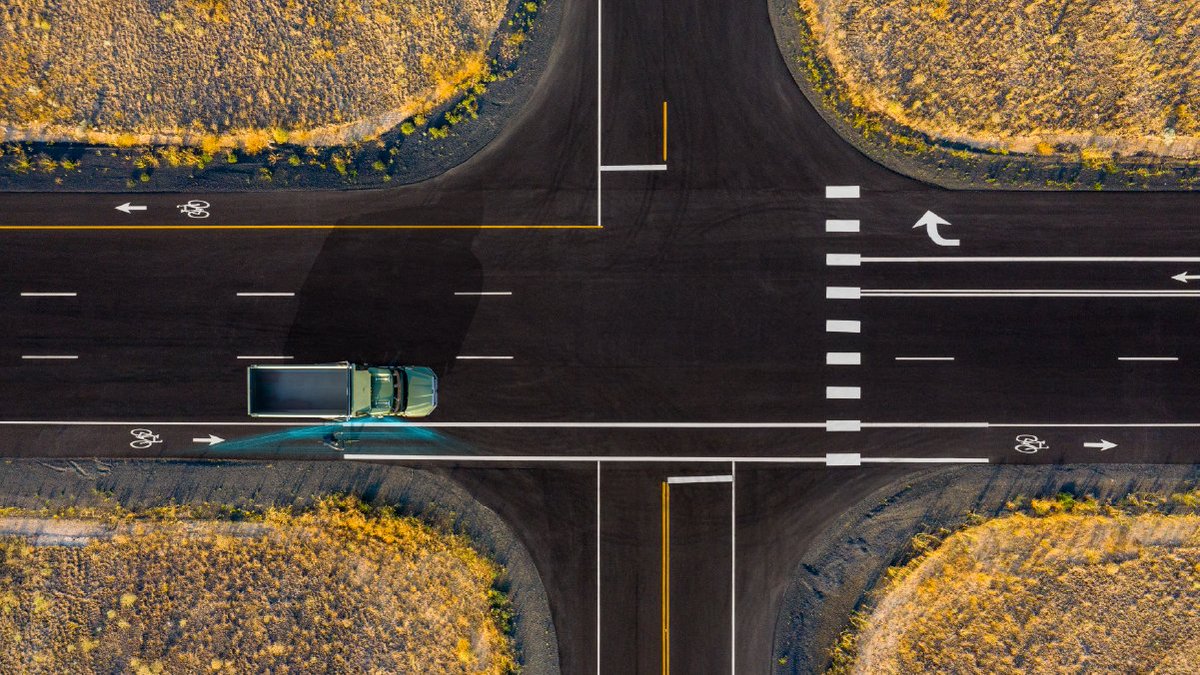DemandDetroit's tweet photo. The #DetroitAssurance suite of safety systems takes operator safety to the next level. The #SideGuardAssist feature helps detect objects in a truck's blind spot helping operators stay in their lane and in control. https://t.co/QJ2uOaPrwM