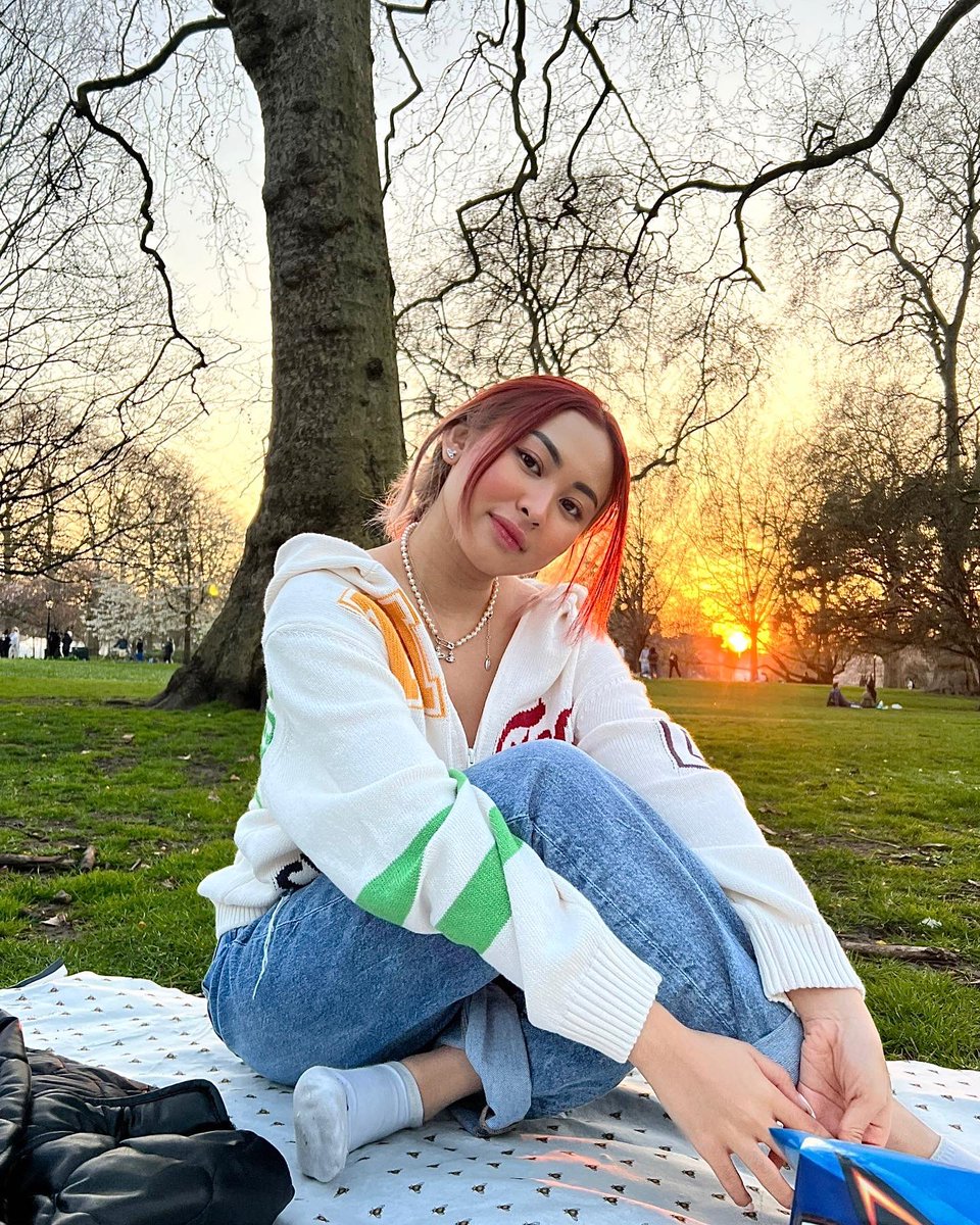 superdupertashy's tweet photo. actually touching grass :) https://t.co/PEdvgbP8dg