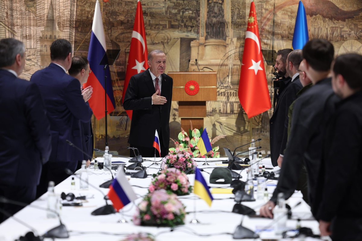 abidincaglayan_'s tweet photo. Cumhurbaşkanı @RTErdogan:

“Türkiye olarak barış ve istikrar için bölgemizde ve ötesinde sorumluluk üstlenmekten hiçbir zaman kaçınmadık, kaçınmayız.”

#BarışınGarantisiTürkiye https://t.co/98KVnz3QWe