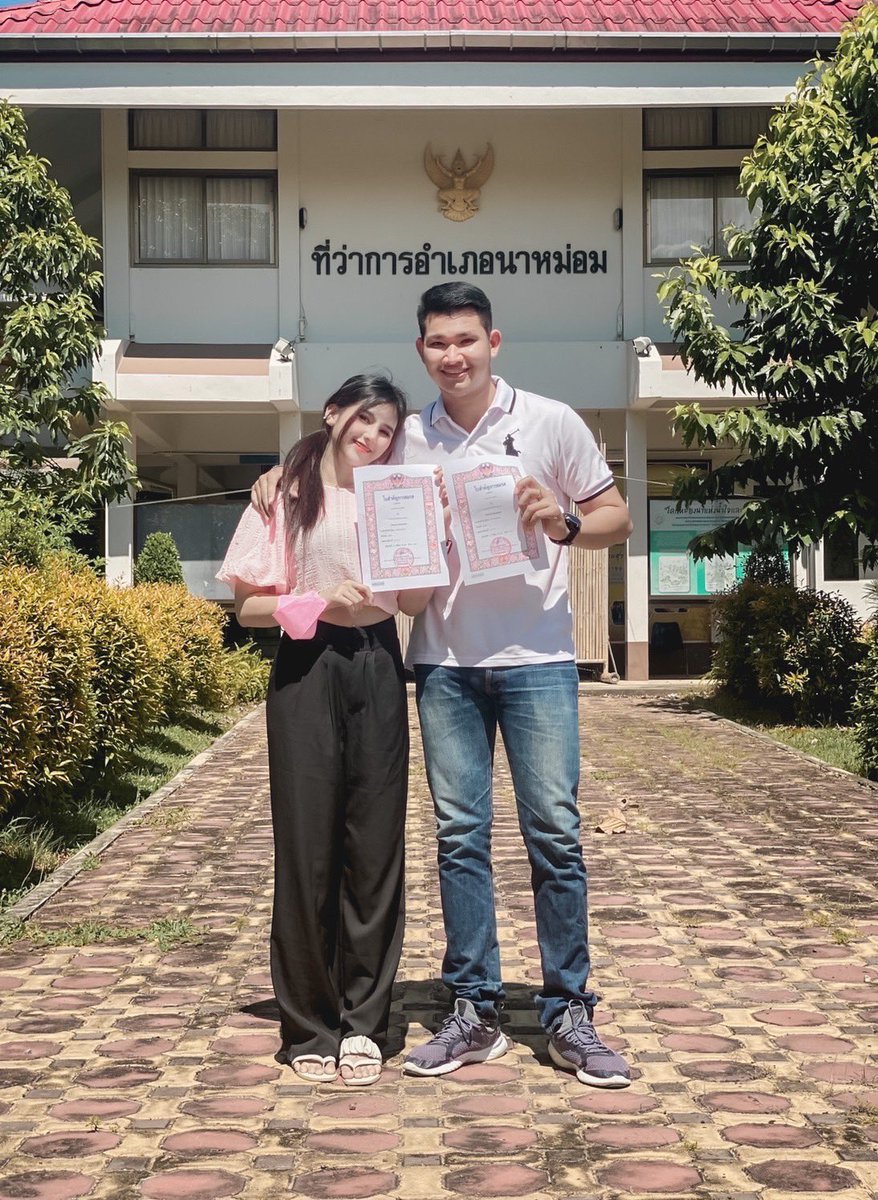 Gena_nnp's tweet photo. อยู่ดีๆก็มีสามี 🤍😂 

29/มี.ค/65 💍 https://t.co/hBjS1ocqi1
