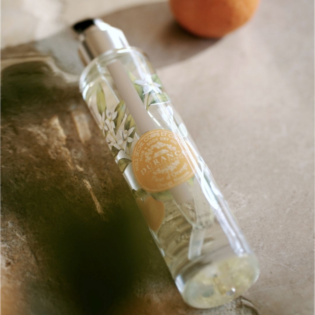 Allez-vous craquer pour notre huile sèche qui nourrit sans fini gras et parfume délicatement la peau et la pointe des cheveux ?

#durance #parfum #provence #madeinfrance #huilesèche #huile #cosmetique #corps #cheveux #bellepeau