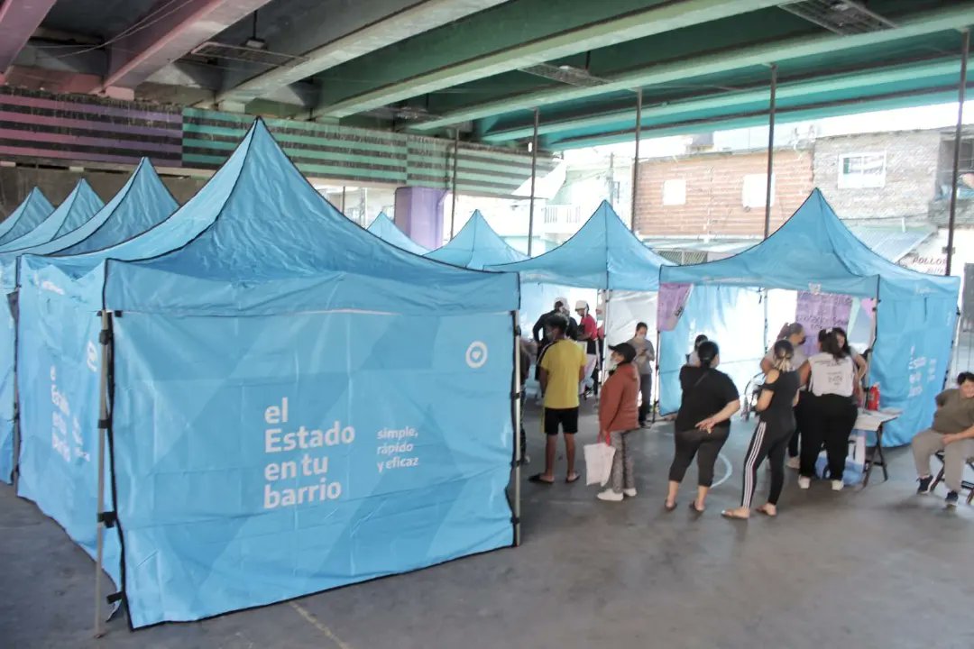evitacomuna8's tweet photo. Ayer participamos del operativo de El Estado en tu Barrio en Piletones con las compañeras promotoras de género, asesoría social de Casa Pueblo y consejería en ESI. Además estuvo presente la Unidad Productiva gastronómica Panadería Rincón de la Libertad. https://t.co/0NFj8KWe04