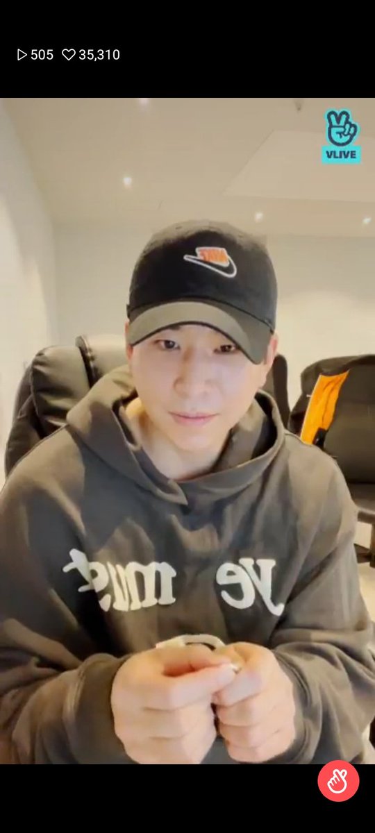 VAVsVampZy's tweet photo. anyway i got these earlier they so cute #vav #vav_stvan #vav_baron @VAV_official @twt_VAV https://t.co/HF6NnSZ7JP