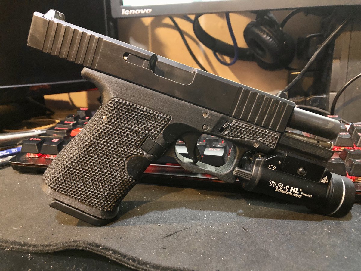 GunzTech's tweet image. Second attempt at the chairmanwon glock19 using @p80ralph htpla settings with htplacf didn’t realize it had carbon fiber in it till I got it o well…