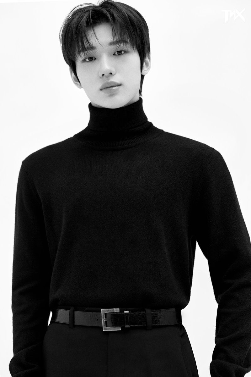 yourvalentinegr's tweet photo. Junhyeok LOUD  —>  Junhyeok TNX https://t.co/cMd5cF7eAn