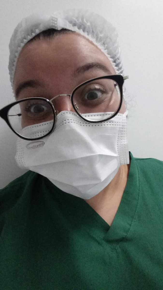 Hbmlaurie's tweet photo. A Tec enfermagem de milhões 👌💉💊❤ #Labuta https://t.co/wvGLtblUE7