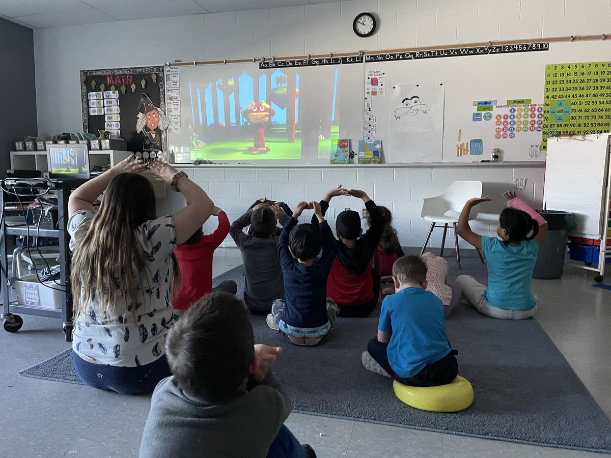 Miss David tweet media