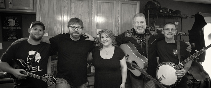 BluegrassToday's tweet photo. Starlett & Big John: photo essay from the recording studio
https://t.co/SdRiDskSOi #bluegrass #ronstewart #studioshots https://t.co/8bSNuAJXE4