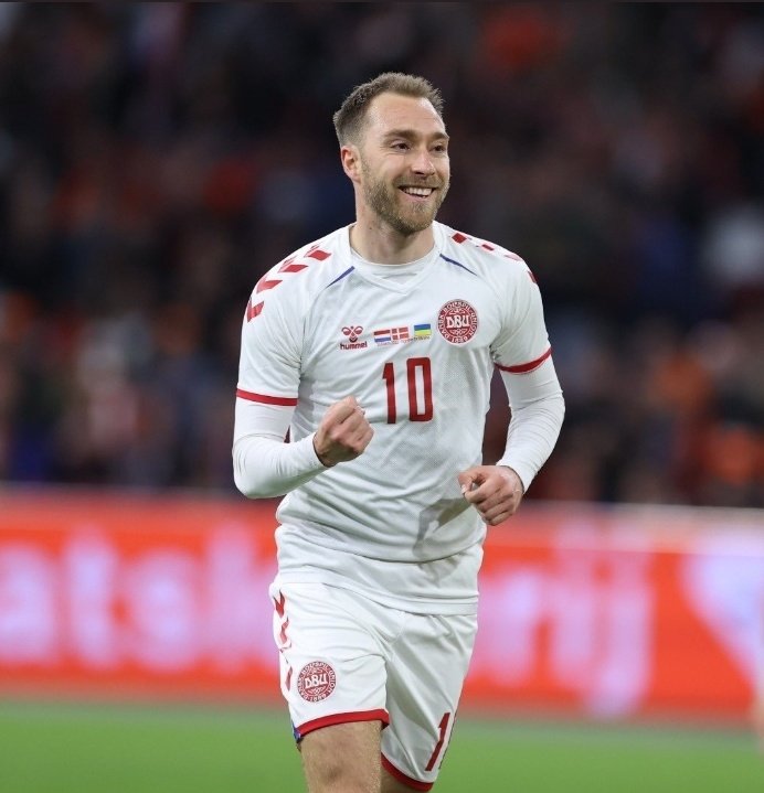 MontseMartiS's tweet photo. Det bliver spændende at se anføreren for det danske fodboldlandshold i Parken igen. Det er jeg så glad for!
@ChrisEriksen8 #ce10 ❤️🇩🇰 https://t.co/yzGrzA8VSN