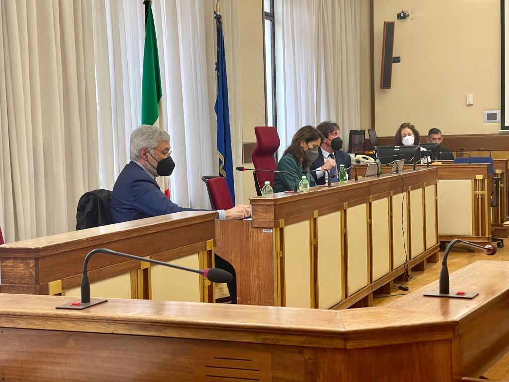 carlaruocco1's tweet photo. Oggi in #CommissioneBanche abbiamo audito l’imprenditore trapanese Andrea #Bulgarella; da tempo, la #Commissione guarda con attenzione alla sua vicenda e dopo la fase istruttoria, analizzerà attentamente la documentazione ricevuta. https://t.co/fEnNOYTRSv