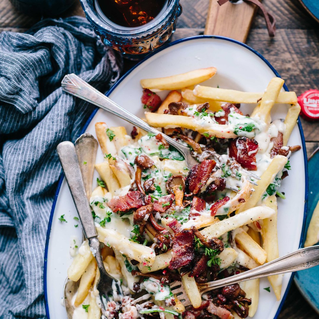 TheWelshButcher's tweet photo. Bacon and fries 🥓 + 🍟 = 😋
Oak smoked bacon loaded fries is a really quick mid week treat 👌
#RecipeSuggestion #AwgrymRysáit https://t.co/TajtGHGtkz