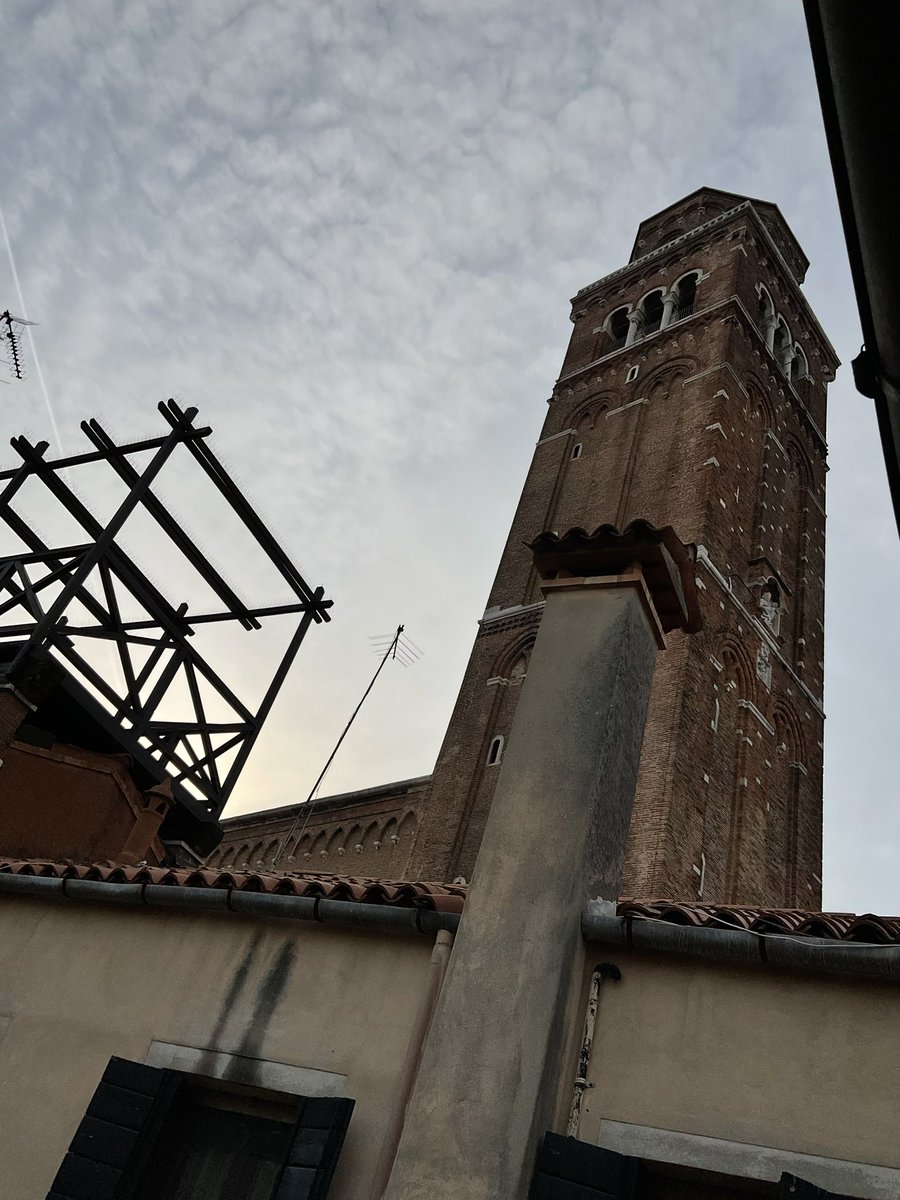 JillKerby's tweet photo. Venice, Day 29. Home tomorrow. But you can hear me discuss the auto enrolment pension scheme, now due to start in 2024 🙄 on @drivetimerte soon.  I should warn them - the great bells of the great Frari basilica - right next door - will start ringing at 6pm!  #MyRoomWithAView https://t.co/dHQuZFW5JX
