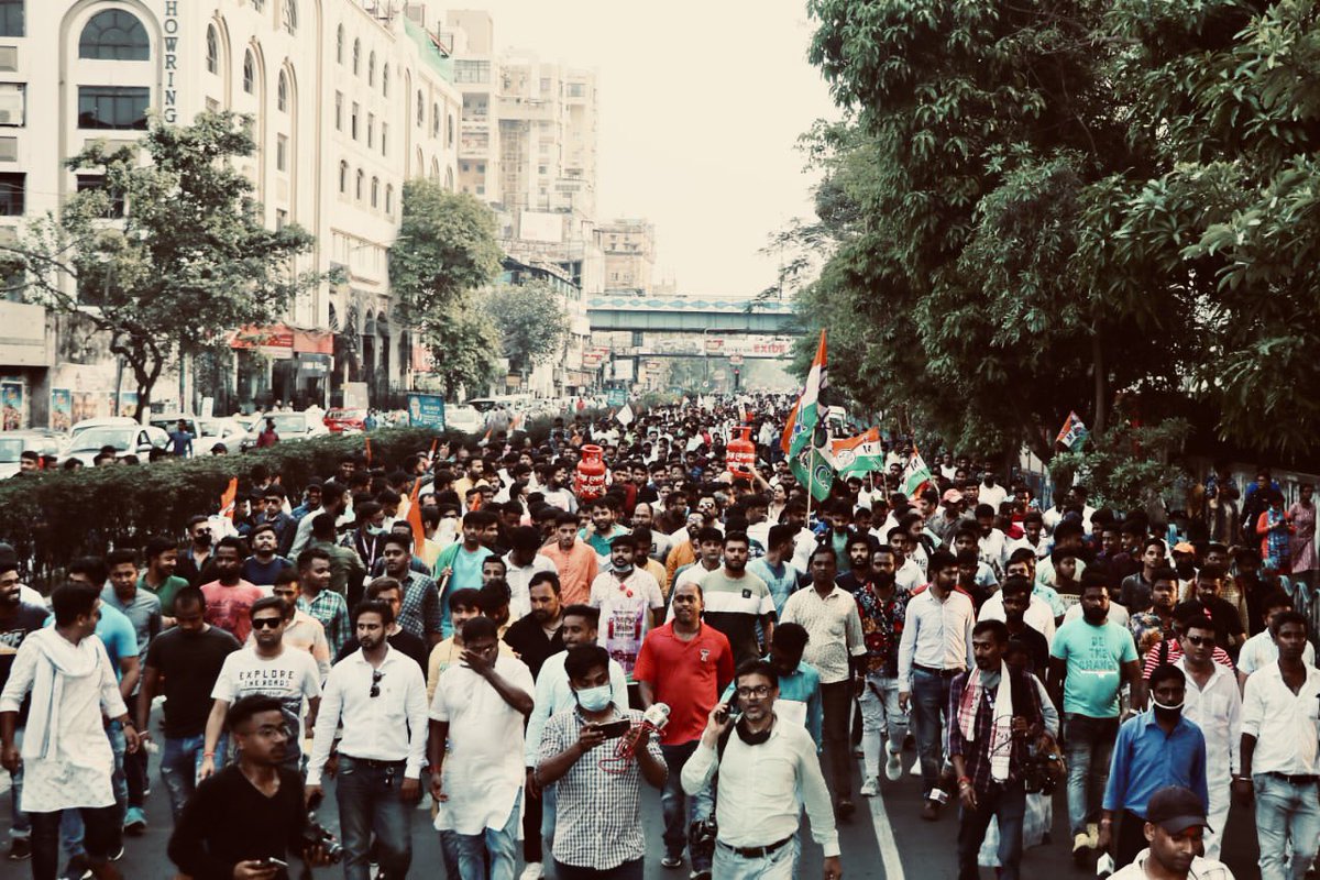 sayani06's tweet photo. “If I were to remain silent, I'd be guilty of complicity.”
Albert Einstein

#ProtestAgainstPricehike #PetroldieselLpg
#ModiHainTohMehengaiHain
#TMCPTMYCMegaProtestRally https://t.co/9SxTTep3jr