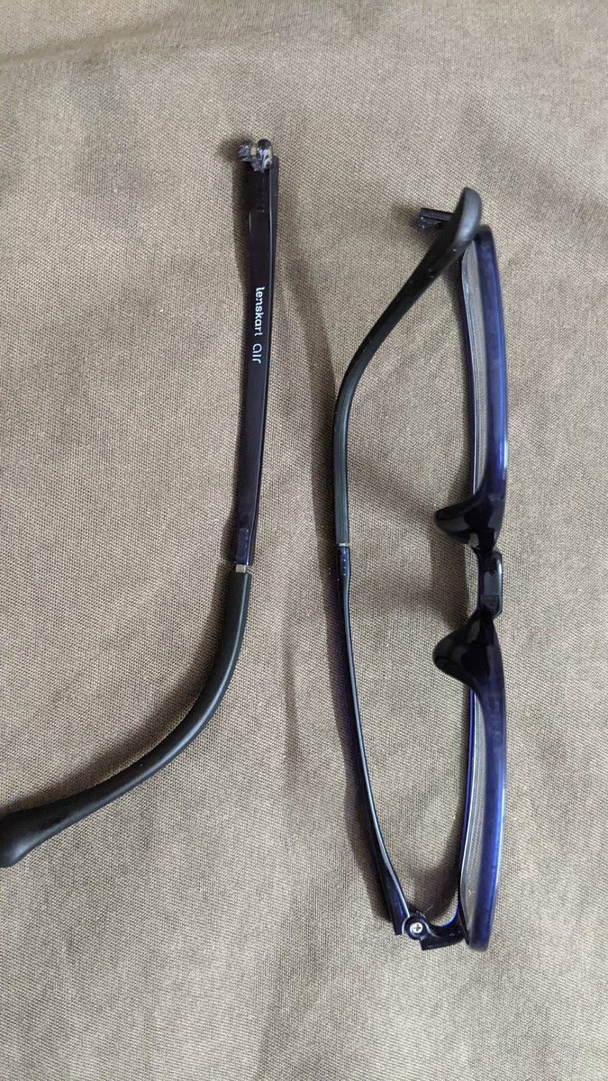 madaanudeep's tweet photo. @Lenskart_com 
Really lenskart so much towards the lenskart air. As you mentioned in the advertisement that it will not break. My kid tried and they broke
Seriously guys please stop making fake promises.

2 k loss. Will you repay https://t.co/2LnLd9vG1o