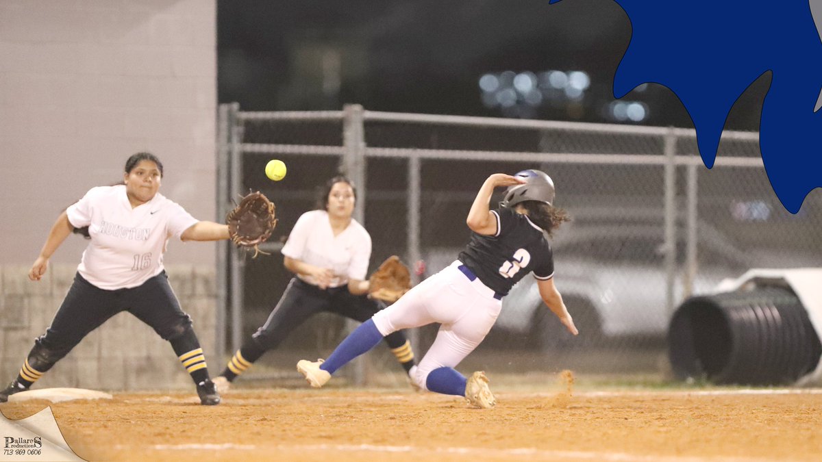 1928photography's tweet photo. ๐ฅ ๐ฅ G A M E D A Y ๐ฅ ๐ฅ @softball_lobos vs @tigers_houston
3 29 2022. At Barnett 4:30pm
come out and support your fellow students athlete. @gonz5307 @ChavezHS_HISD @HISDAthletics @CHS2022Lobos #Onepack #sportsphotography #softball2022 #PallaresProductions https://t.co/Sc2vXHikrO
