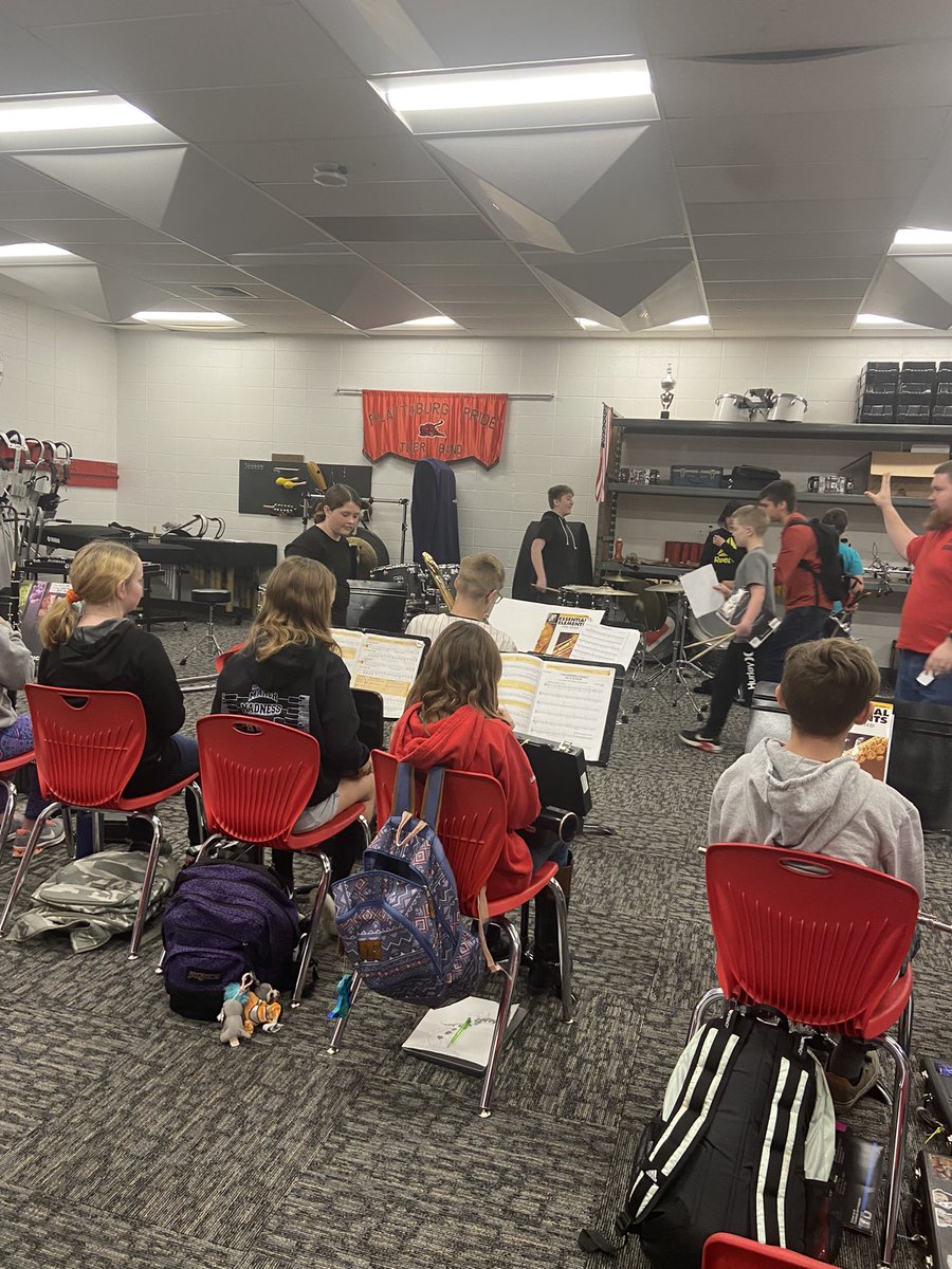 MrsCurran_CCMS's tweet photo. The 6th grade band class was hard at work today! Thank you for letting me sneak in to listen @MrAaronGuyer! @CCMSTigers https://t.co/XJLHci3MC7