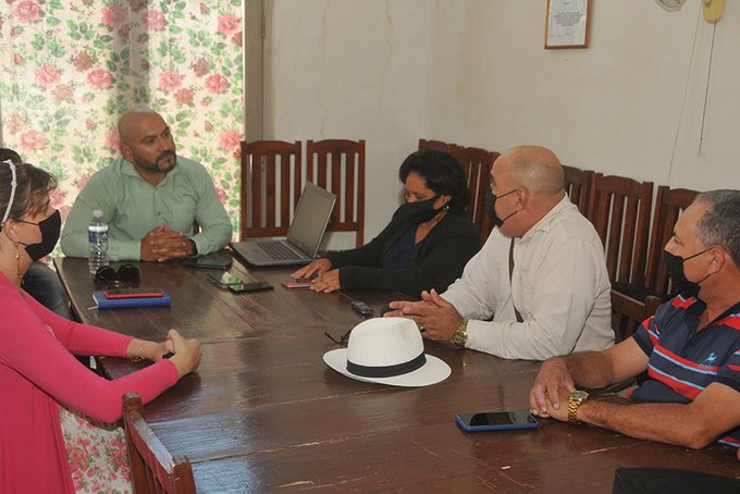 Privilegio para el ICAP de #LasTunas e historiadores del territorio por haber compartido en la tarde de ayer con un gran amigo de Cuba, Abner Eliu Morales Barrera, abogado venezolano del estado de Zulia, responsable de organización del Comité de Solidaridad Cuba -Venezuela.