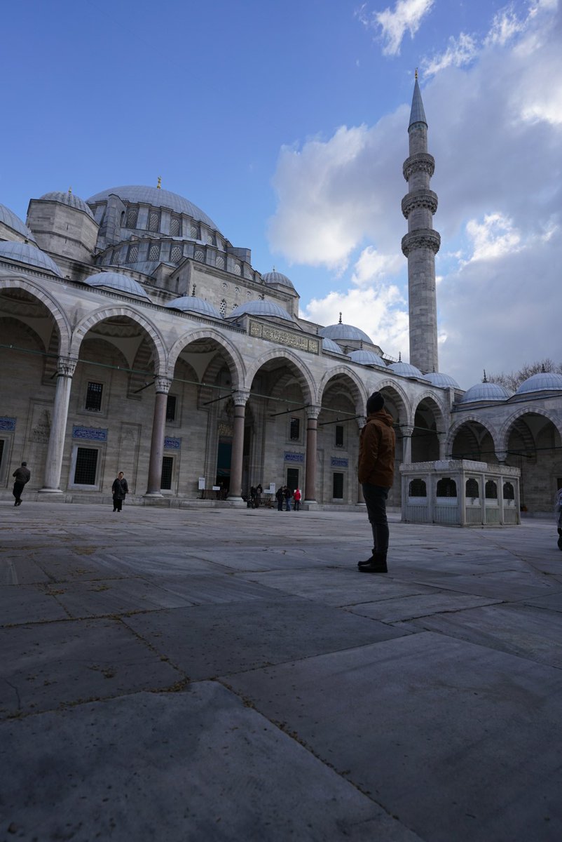 Recomiendomundo's tweet photo. Las mezquitas de #Estambul son una auténtica maravilla, no sabríamos decir cuál nos gusta más. Además de las joyas de la corona Santa Sofía y Mezquita azúl, ¿con cual de estas os quedáis? 1.Solimán 2.Ortakoy 3.Taksim
#VisitIstanbul https://t.co/VxOxfHNUAR