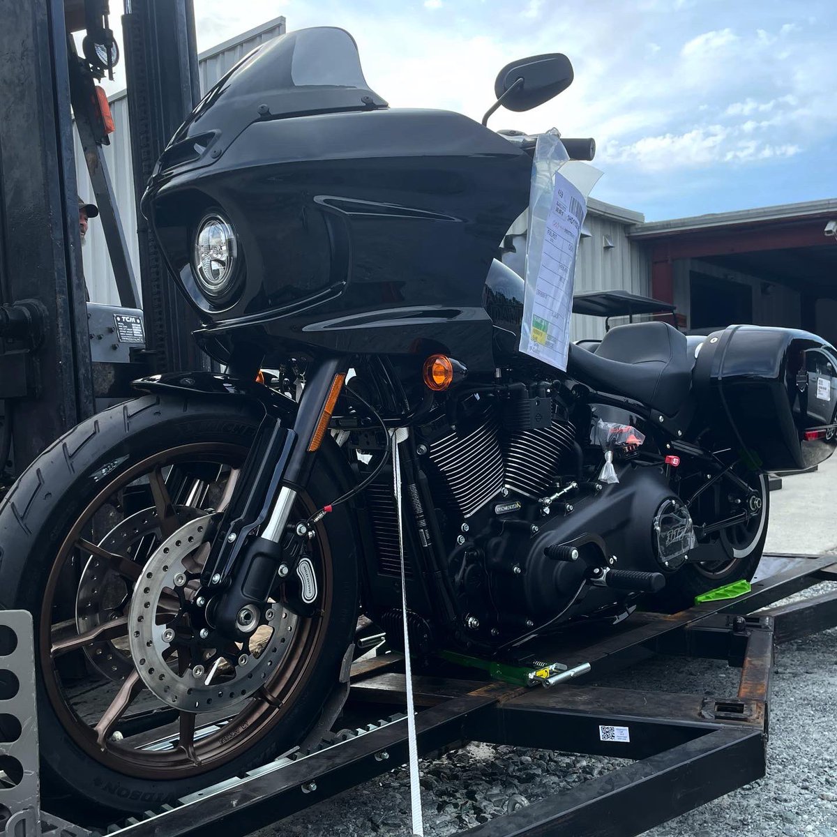 coxsdoubleeagle's tweet photo. For the rider who digs clean styling and craves outrageous performance… the Low Rider ST has arrived. 🦅🦅 #2022HarleyDavidson #LowriderST #MEight117 https://t.co/uVizHJu7Qh