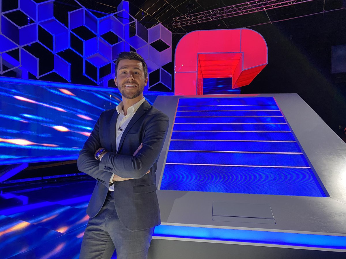 ElCazadorTVE's tweet photo. 🔴 #EXCLUSIVA: El nuevo presentador de El cazador es @_rodrigovazquez 

¡Bienvenido! 😌 https://t.co/IXPE60InWP