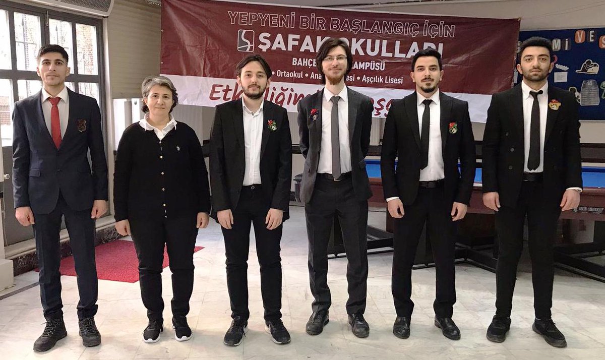 26-27 Mart 2022 tarihlerinde düzenlenen Koza İlkokulu #Satranç Turnuvası Başhakemi NA Mehmet Baran Kılıç ve turnuvada görev yapan hakemlerimiz..