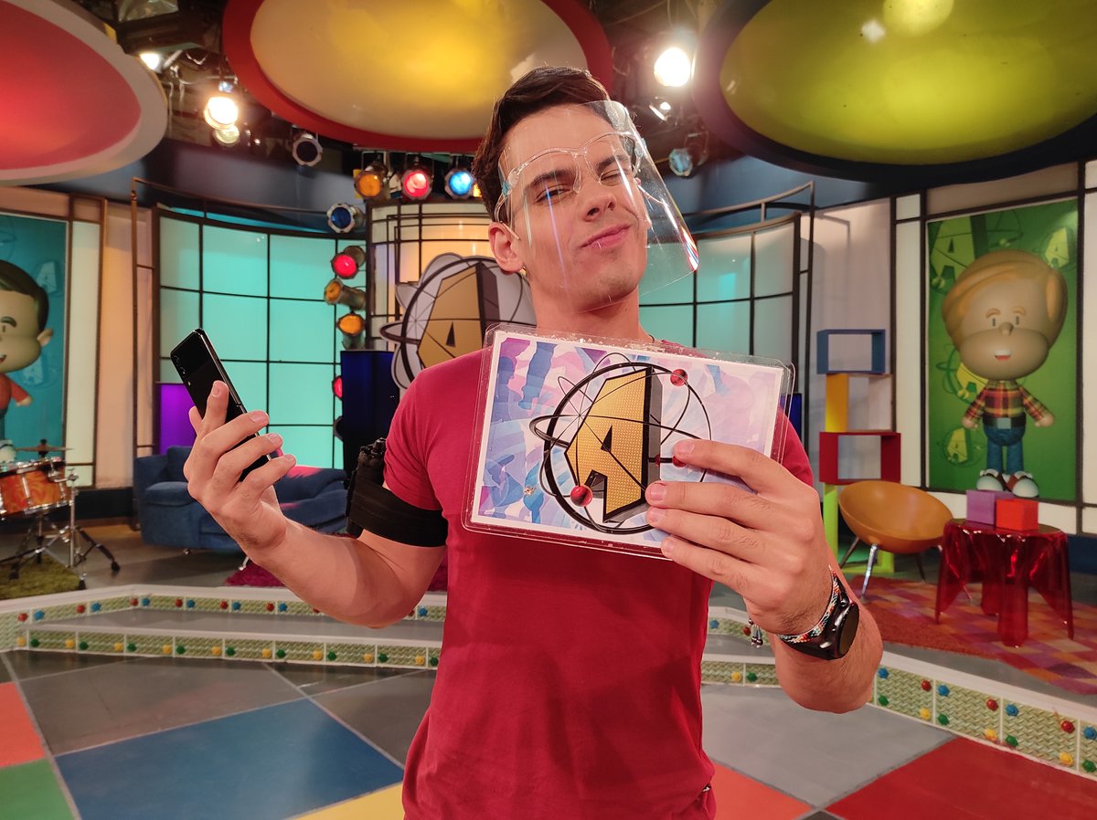 AtomicoOficial's tweet photo. Esta imagen solo quiere decir una cosa… ¡Que nuestro divertido @asoteldo 😜 te reta a contestar una nueva #TriviaMix 😉! Recuerda sintonizar la señal de @venevision 📺 o visita https://t.co/nLWZXGWhBh 📲 https://t.co/pUZ1LDOgC5