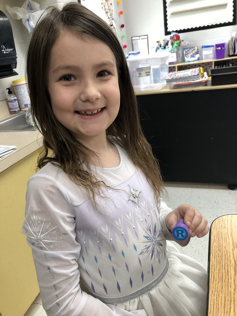 She is filled with excitement of new learning. She rang the gong today, received an AR certificate, and wrote high frequency words with stamps. She is growing to be such a confident student!✨