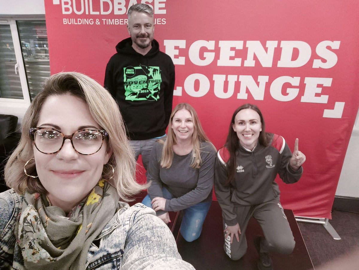 _AliceCarter_'s tweet photo. Run Club AGM with these (L)egends - thanks to all our @lincsrunclub members for being equally as (l)egendary. Here’s to another year of running ahead! 🏃🏻‍♀️🏃🏻 #runclub #lincsrunclub https://t.co/l1nggZxNM0