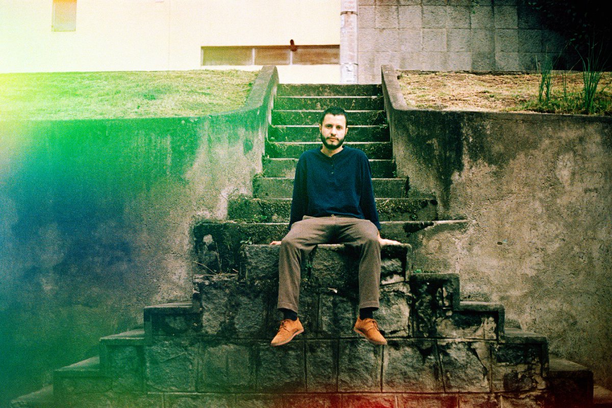 Indie Rocks! (@indierocks) on Twitter photo Al puro estilo del indie ecuatoriano, <a href="/mauro_smaniego/">Mauro Samaniego</a> te dará un recorrido de incertidumbre y confusión con su nuevo EP ‘Simona’.
bit.ly/3IPoZQ5 Al puro estilo del indie ecuatoriano, <a href="/mauro_smaniego/">Mauro Samaniego</a> te dará un recorrido de incertidumbre y confusión con su nuevo EP ‘Simona’.
bit.ly/3IPoZQ5
