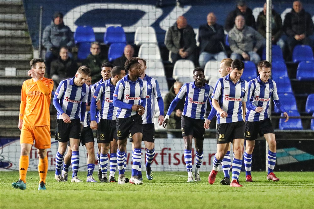 KvvQuickBoys's tweet photo. 📸 FOTO'S | De competitiewedstrijd tussen Quick Boys en @vv_ASWH (2-1) in beeld.
#quiasw 🔵⚪ https://t.co/zh06Ju3cQh