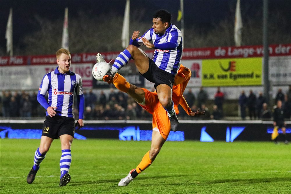 KvvQuickBoys's tweet photo. 📸 FOTO'S | De competitiewedstrijd tussen Quick Boys en @vv_ASWH (2-1) in beeld.
#quiasw 🔵⚪ https://t.co/zh06Ju3cQh