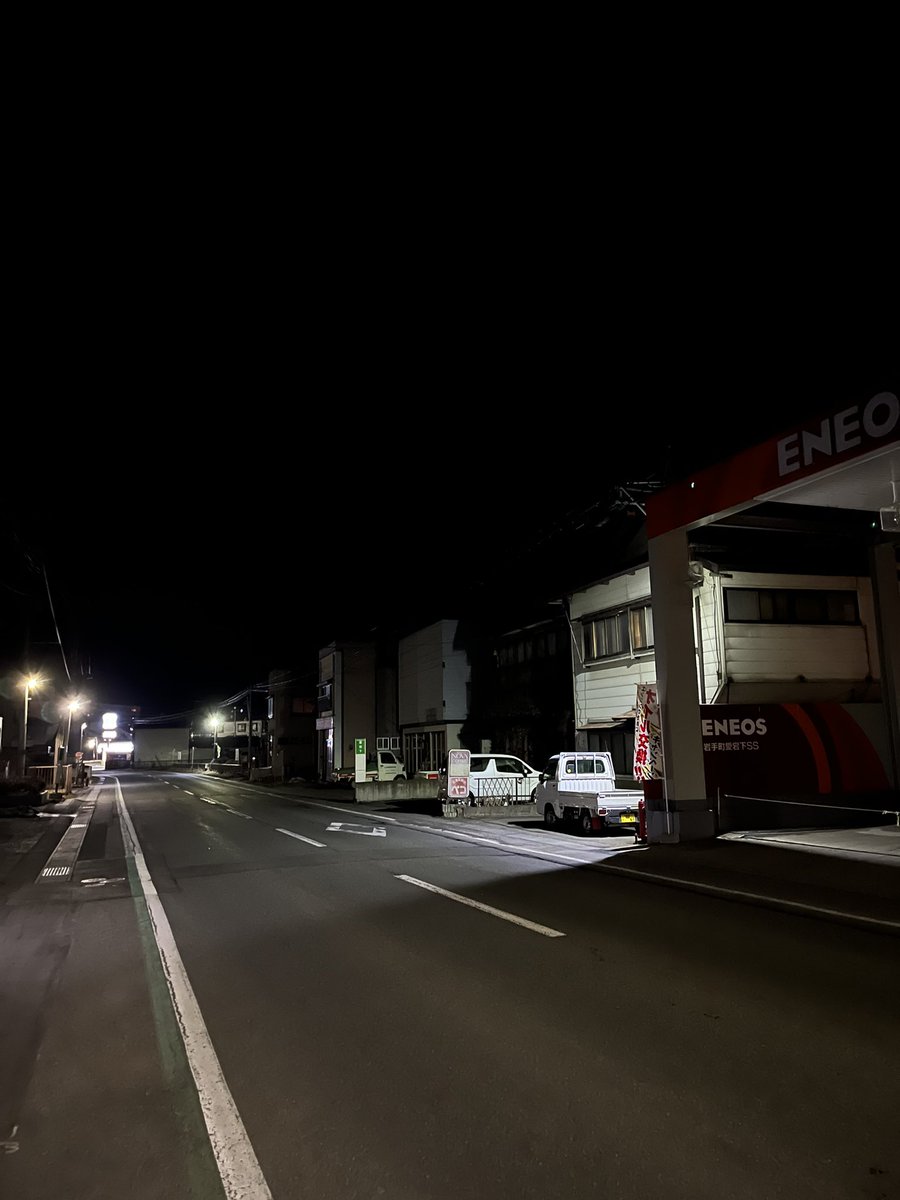 kuboryo's tweet photo. おはようございます。
.
３月３０日午前３時、岩手町沼宮内地区の天気、曇り。
.
気温、＋１℃。
.
昨夜からの積雪、無し。
.
.
#久保良商店 #岩手 #岩手町 #久保新聞店 #ENEOS #ENEOS岩手町愛宕下SS

#イマそら #定点
.
https://t.co/8hgNlK2doq https://t.co/wOqwNAXou6