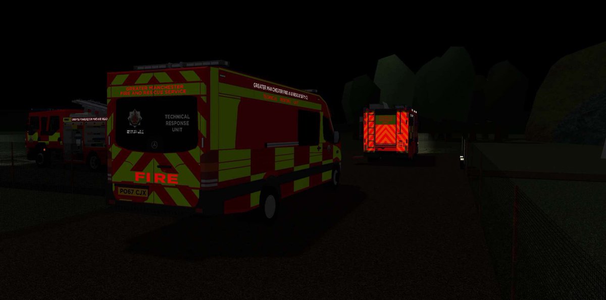 GmfrsTRURblx's tweet photo. 🚒39 Romeos (TRU) Are in attendance at an RTC Persons Trapped - The car has veered 100ft down an embankment into a quarry, We are working with @NWAmbHART_Rblx to assist treatment and extrication of the casualties back up the embankment.

#multiagency #TRUManchester https://t.co/14vbMDZgua