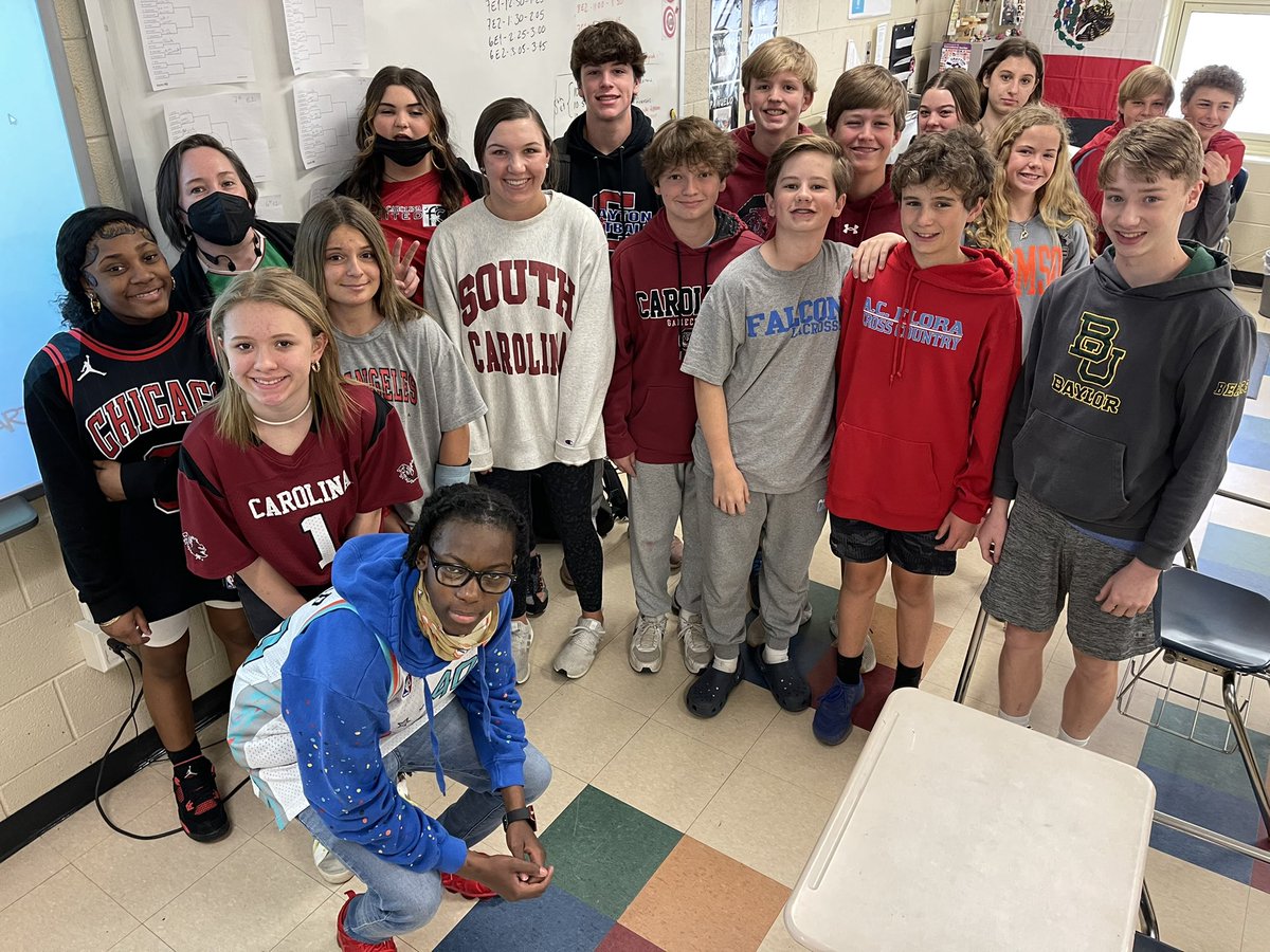 SeeTheAble1's tweet photo. More #Games and #Gamers day to celebrate Amair @CraytonMiddle!!!⚾️👾🏈📱🥍🎮🤝#ChooseToInclude #SCUnified #R1Unified #BestOfCMS @Mrs_SarahKelly @mssteger1 @albacavazos @KINGSmitty @ACFloraBaseball 😃 https://t.co/CKXyPCYMl5
