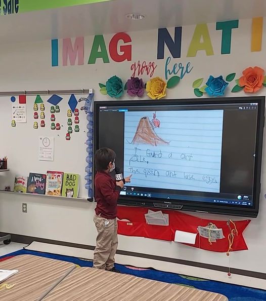 BCISD's tweet photo. Check out some of our future leaders at Linnie Roberts Elementary presenting the progress on their research projects in Mrs. Flores' class. 📊 #bcisd https://t.co/ffN2CBXNEU