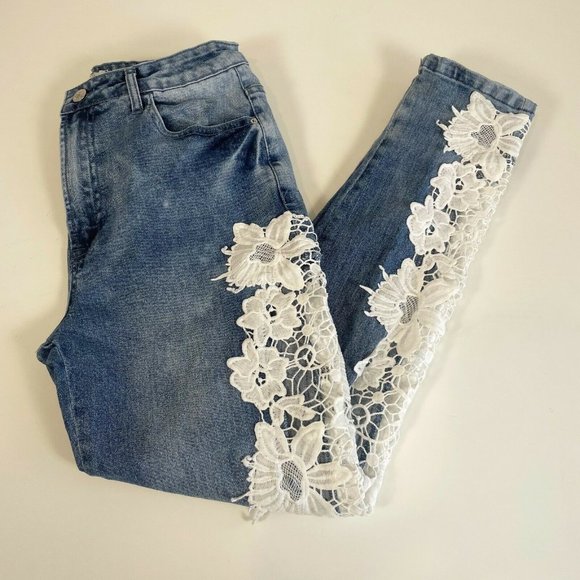 CandyMidvale's tweet image. So good I had to share! Check out all the items I'm loving on @Poshmarkapp from @HultinTerri #poshmark #fashion #style #shopmycloset #forever21 #express #freepeople: posh.mk/8VZFXRrHNob