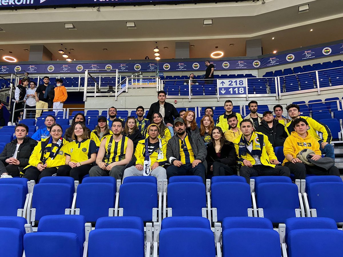 1907 ÜNİFEB Ankara Örgütlenmeleri olarak Fenerbahçe Beko - Alba Berlin karşılaşmasında takımımızı yalnız bırakmadık.
