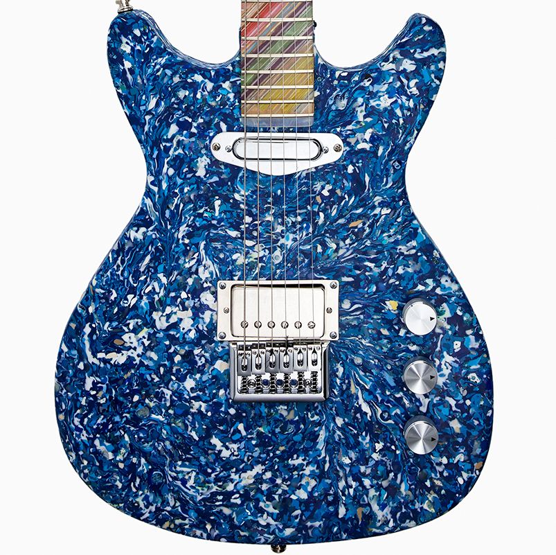 4ocean's tweet photo. A guitar made from recovered ocean plastic 🎸

Last year, our friend Blake Burls (Burls Art) joined us for a day of cleaning up in Florida. The goal? Collect ocean plastic that can be turned into a guitar!

To check out how Blake made this rad guitar visit https://t.co/Kkw7jIOOcE https://t.co/IGwS0jHsIO