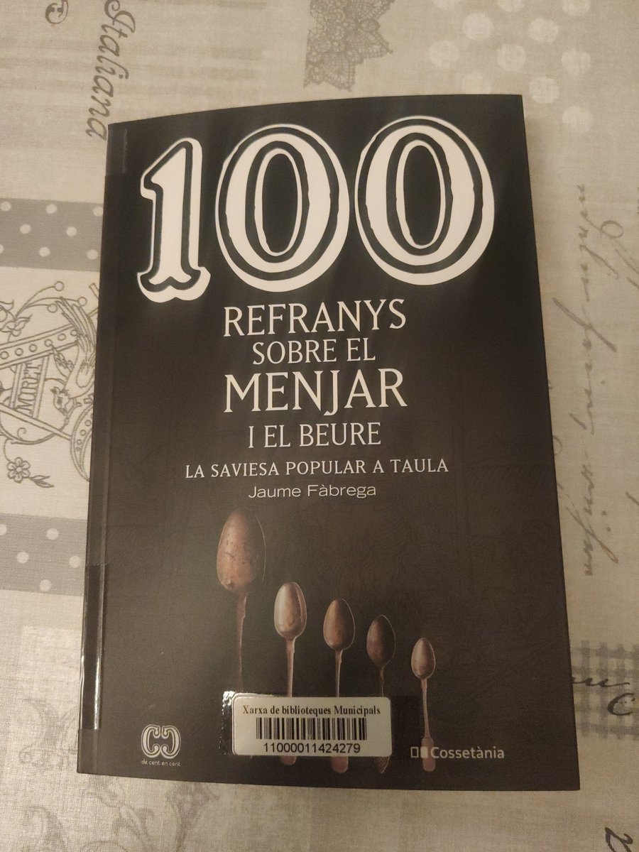 arodilana's tweet photo. Em disposava a llegir el llibre de @JaumeFabrega  en català, malgrat que em costa, ja que la meva llengua materna és el castellà.  Però al pròleg diu que si els Castellans hem segrestat la seva memòria històrica.  bla bla bla.  doncs res, demà ho torno a la biblioteca. https://t.co/wGe5UmdGBN