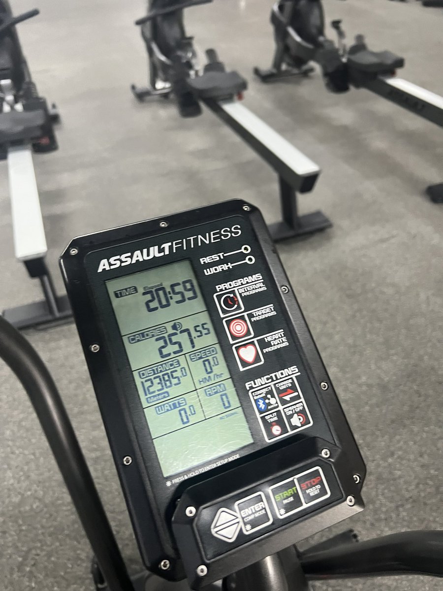 SuperDemoreo's tweet photo. Grinding to KO two dudes in one night. This is my life and hard work is all I know. Let’s get it! https://t.co/GHJ9WfueuB