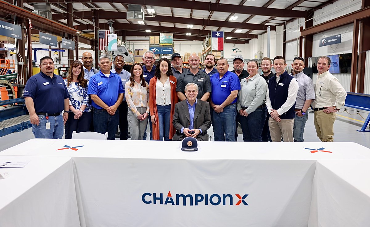 GregAbbott_TX's tweet photo. Great roundtable discussion at ChampionX in Odessa on the issues facing the energy sector.

The Lone Star State will continue to partner with the oil &amp; gas industry to create MORE jobs &amp; help the industry continue to THRIVE.

Texas energy has never been more important. https://t.co/7zgMrO97TM