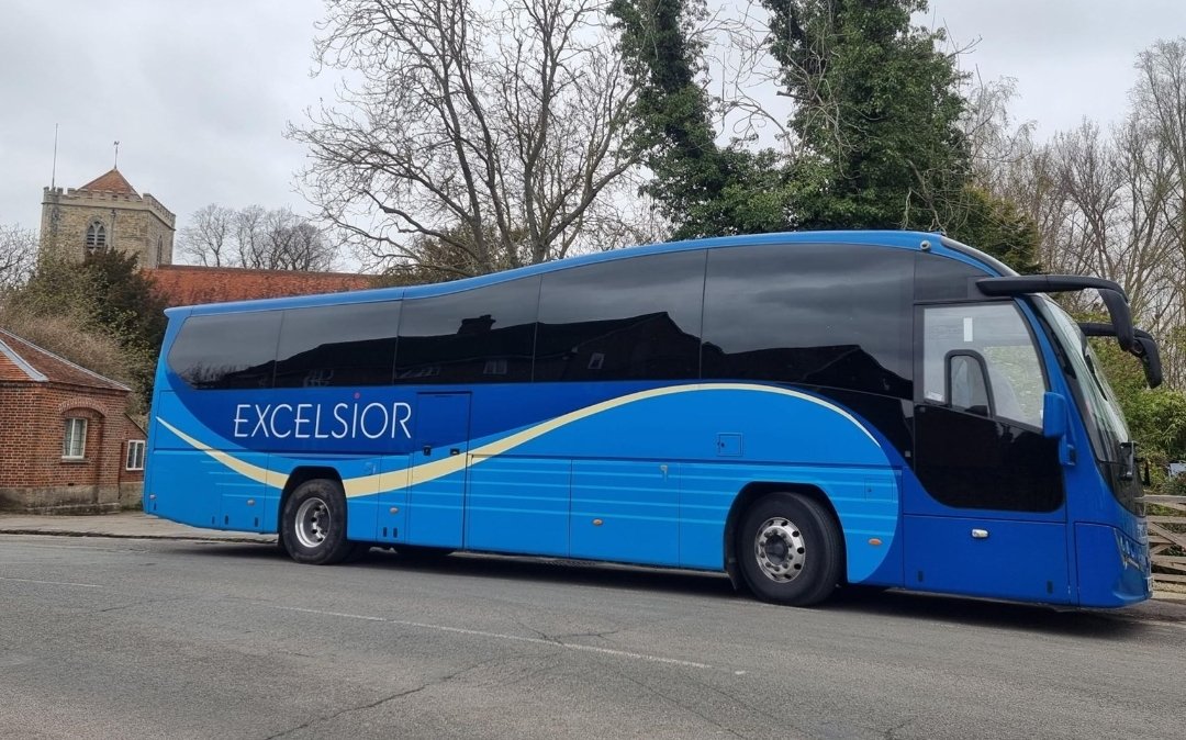 ExcelsiorCoach's tweet photo. Thank you #Angel for these great shots of @ExcelsiorCoach fleet no: 3 on our #midsummermurder tour today. Fingers crossed all our PAX came home unscathed π€ #effortlesscoachhire https://t.co/c6ltTN4RRQ
