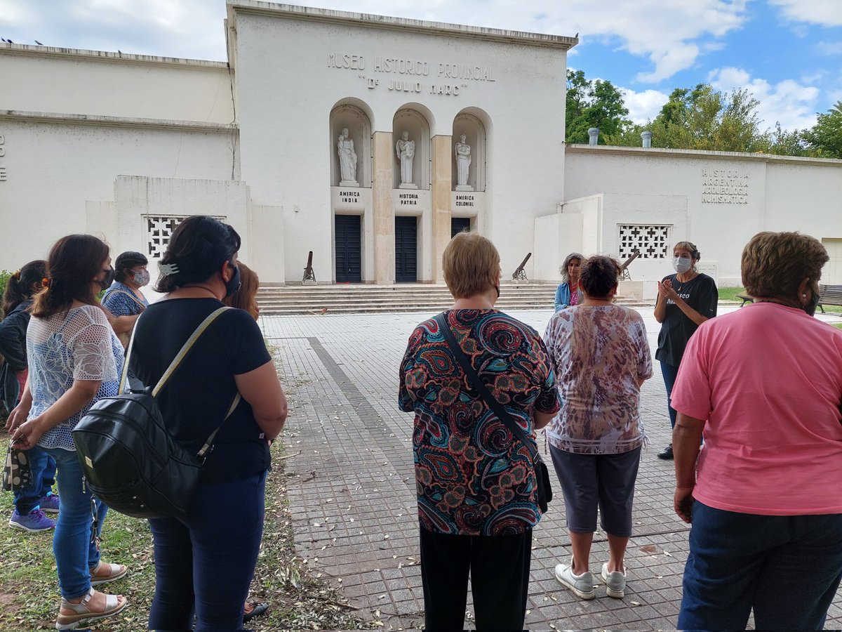 MiguelRabbia's tweet photo. Muchas de ellas hacía tiempo que no se chequeaban o nunca lo habían hecho. Buscamos articular los recursos para que la salud esté al alcance de toda la comunidad.

En este caso, mujeres de la @comunadesoldini se controlaron en el hospital Gamen y luego recorrieron el #MuseoMarc https://t.co/TLBCq35502